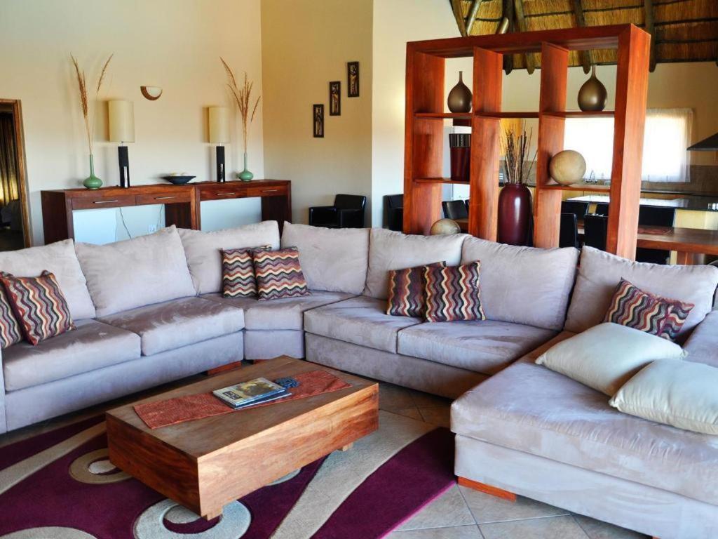 ดิงเวง ซาฟารี แคมป์ Villa The Waterberg Biosphere ภายนอก รูปภาพ