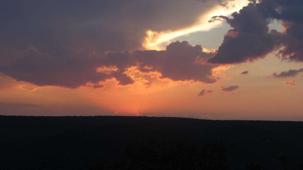 ดิงเวง ซาฟารี แคมป์ Villa The Waterberg Biosphere ภายนอก รูปภาพ