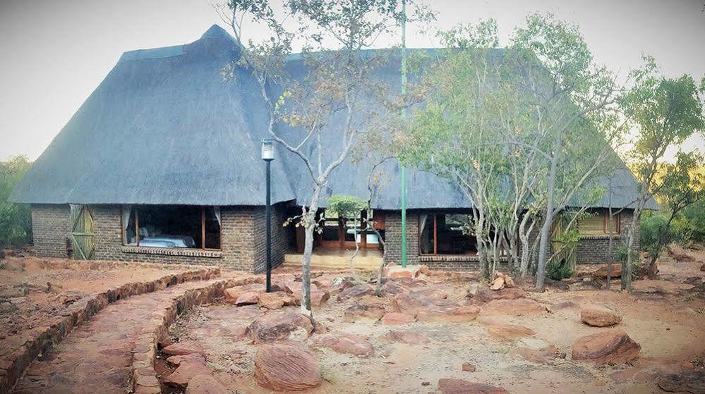 ดิงเวง ซาฟารี แคมป์ Villa The Waterberg Biosphere ภายนอก รูปภาพ